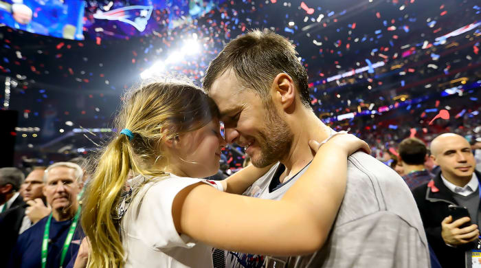 sb53-brady-with-daughter-side-rt_0.jpg